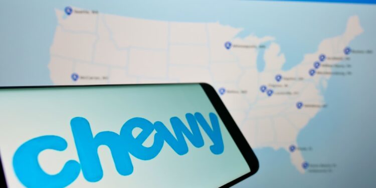 Acciones de Chewy cayeron a medida que disminuye el impulso de la nueva participación de Roaring Kitty