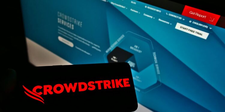 Las acciones de CrowdStrike continúan cayendo luego de la interrupción global de servicio tecnológico