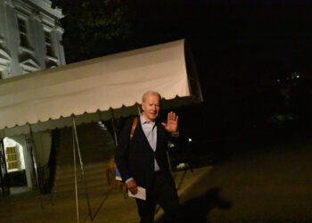 Biden se retira de las elecciones presidenciales y respalda a Kamala Harris
