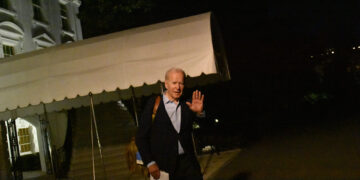 Biden se retira de las elecciones presidenciales y respalda a Kamala Harris