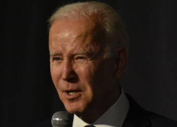 Biden podría reconsiderar su candidatura si surge una “condición médica”