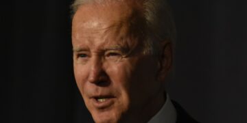 Biden podría reconsiderar su candidatura si surge una “condición médica”