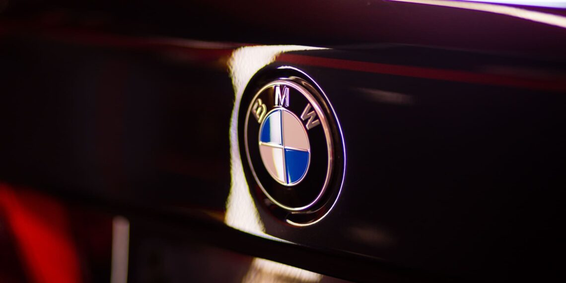 BMW retira más de 291,000 vehículos por preocupante razón