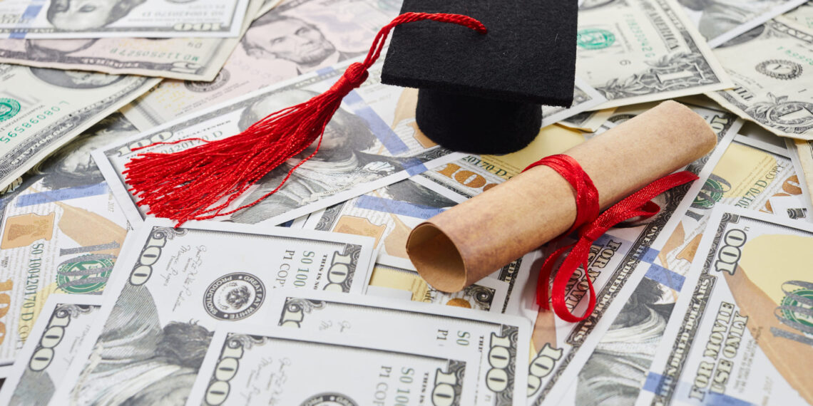 Condonarán $1,200 millones en deuda estudiantil a 35,000 prestatarios