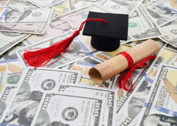 Condonarán $1,200 millones en deuda estudiantil a 35,000 prestatarios