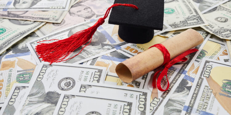 Condonarán $1,200 millones en deuda estudiantil a 35,000 prestatarios