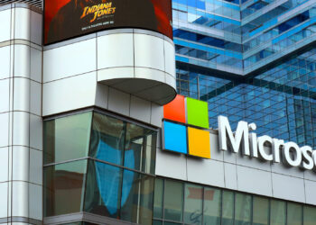 Microsoft se retira de la junta de OpenAI: ¿qué ocultan las grandes tecnológicas sobre la inteligencia artificial?