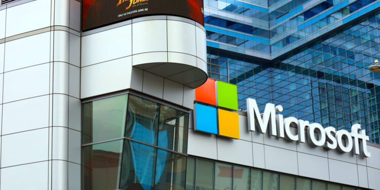 Microsoft se retira de la junta de OpenAI: ¿qué ocultan las grandes tecnológicas sobre la inteligencia artificial?