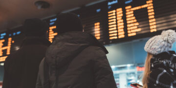 Colapso en sistema de salud y aeropuertos alrededor de Estados Únidos debido al fallo de CrowdStrike