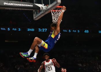 NBA elige a Amazon como nuevo socio de medios, rechazando a Warner Bros. Discovery