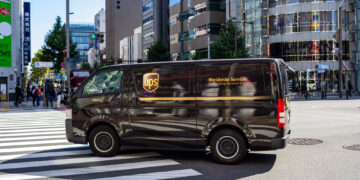 UPS sufre la mayor caída de sus acciones tras no cumplir expectativas y reducir previsiones