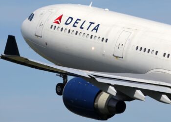 Delta reclama daños a CrowdStrike y Microsoft por interrupción del servicio