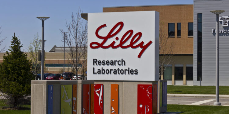 Eli Lilly lanza nuevo fármaco para bajar de peso y a mitad de precio