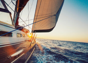 Mike Lynch, el “Bill Gates Británico”, desaparece tras accidente de superyate en Sicilia