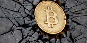 Bitcoin cae brevemente por debajo de $50,000 por primera vez desde febrero