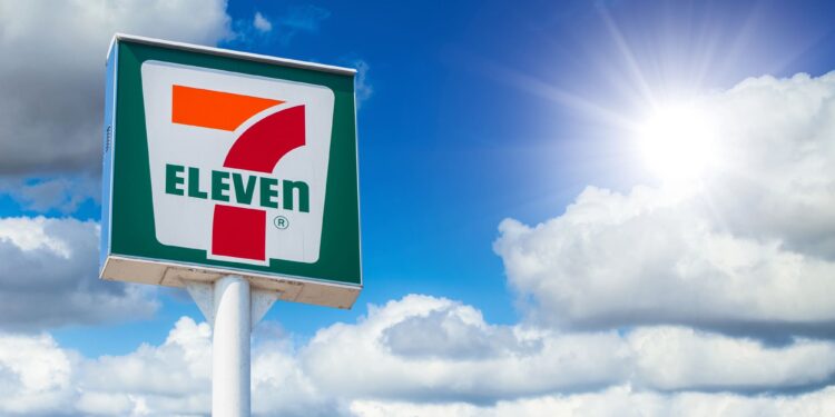 Couche-Tard hace oferta preliminar para adquirir Seven & i de Japón