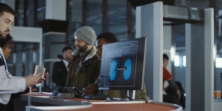 El primer aeropuerto del mundo con embarque biométrico llegará en 2025