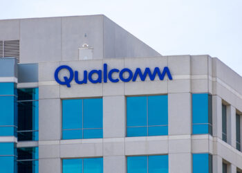 Qualcomm supera expectativas con aumento en ventas de chips para teléfonos