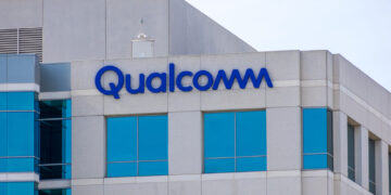 Qualcomm supera expectativas con aumento en ventas de chips para teléfonos
