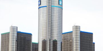 GM despide a más de 1,000 empleados de su división de software y servicios