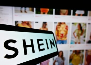Shein acusa a Temu de copiar diseños y vender productos falsificados