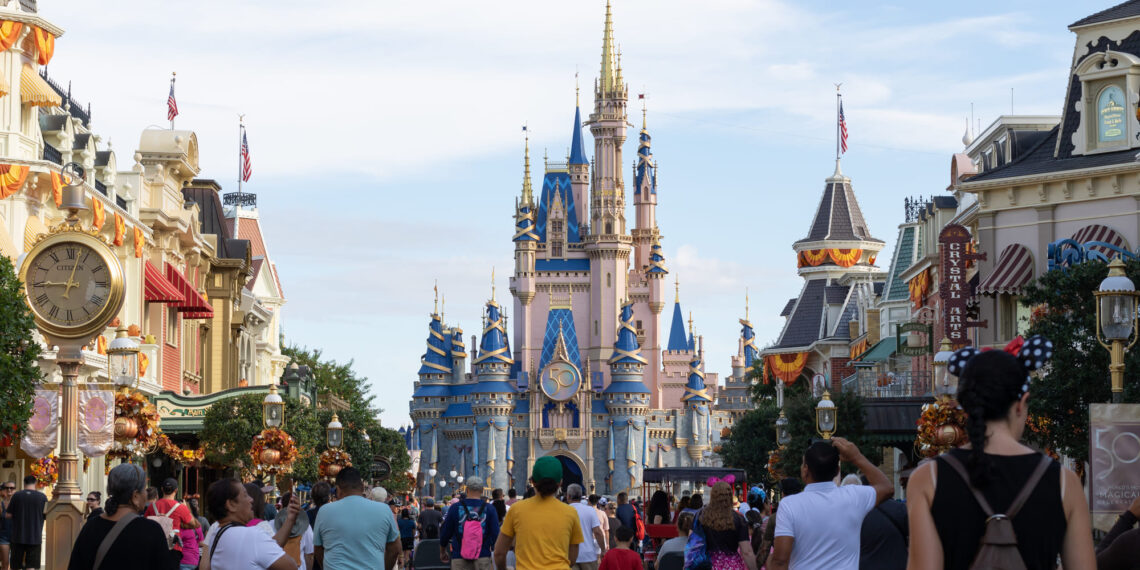 Disney cede ante la polémica: Permitirá que avance demanda por muerte en uno de sus parques