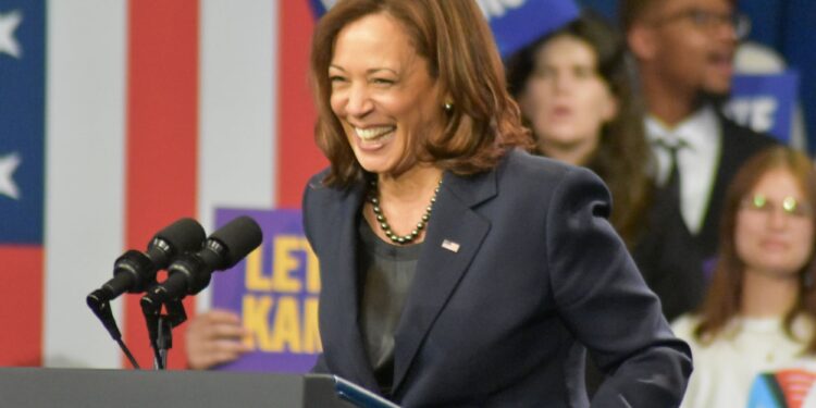 Harris responde a Trump sobre la Reserva Federal y presentará plan económico