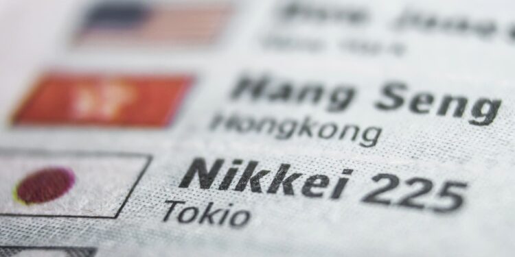 Mercado bursátil japonés se recupera luego de vivir la peor caída desde 1987