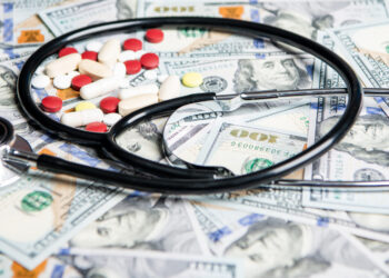 Biden anuncia precios reducidos para 10 medicamentos y promete $6 mil millones en ahorros