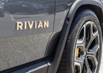 Rivian supera expectativas de Wall Street en el segundo trimestre