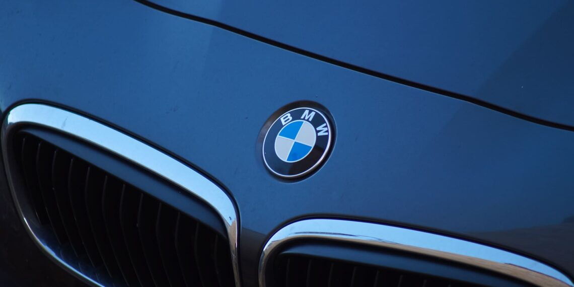 BMW retira 720,000 vehículos con riesgo de cortocircuito