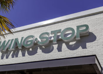 Wingstop destaca en el competitivo mercado de comida rápida estadounidense