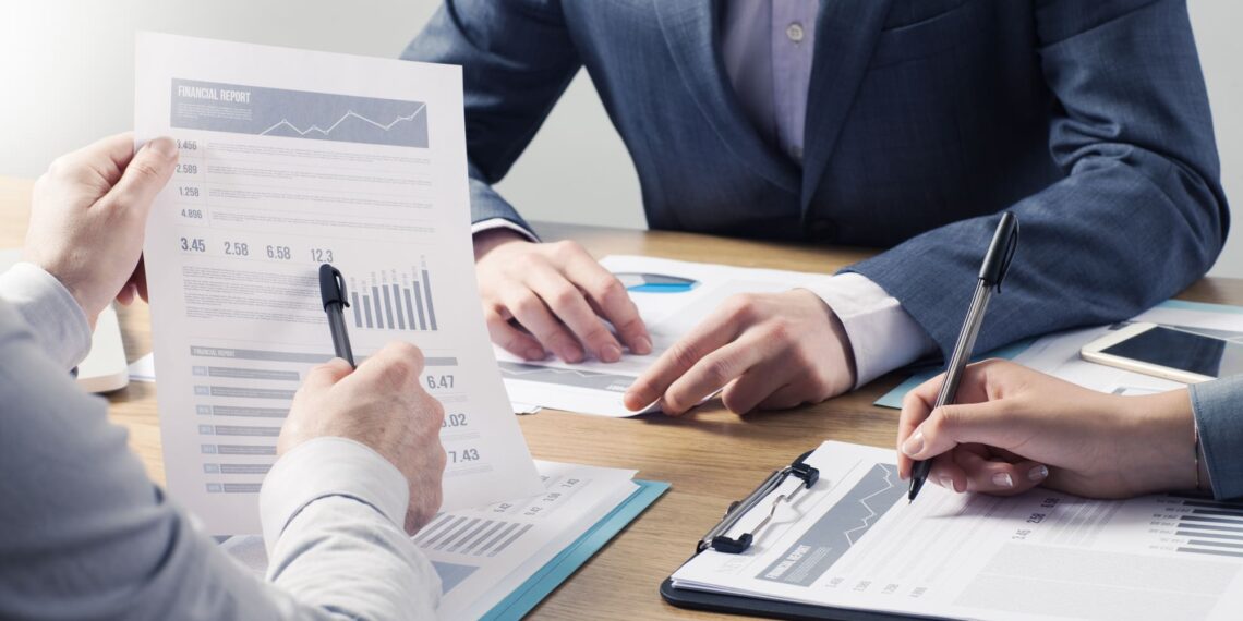 Asesor financiero recomienda mantener la calma ante la volatilidad del mercado