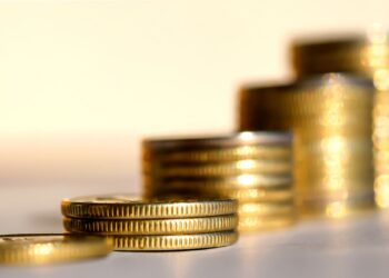 Proyección de aumento salarial en grandes corporaciones será del 3.9% en 2025