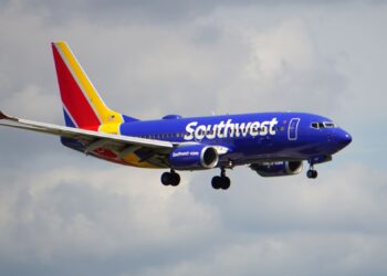 Southwest Airlines eleva previsión de ingresos y autoriza recompra de acciones por $2,500 millones