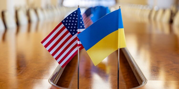 Biden anuncia $8,000 millones en ayuda militar para Ucrania durante visita de Zelenskyy