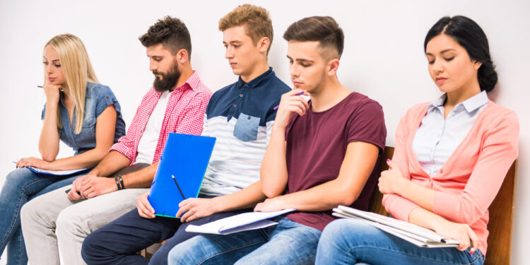 Despidos en agosto alcanzan su nivel más alto en 15 años, mientras las contrataciones tocan fondo