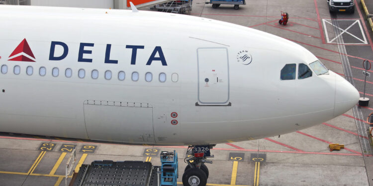 Delta Airlines prevé ventas decepcionantes y anticipa menor demanda por elecciones presidenciales