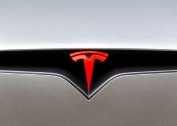 Acciones de Tesla alcanzan su punto más alto en más de un año y esta es la razón