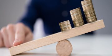 La inflación en EE. UU. se aproxima al objetivo de la FED, pero persisten preocupaciones económicas