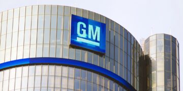GM invertirá $625 millones de dólares en compañía extractora de materias primas para baterías