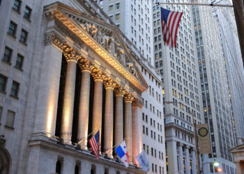 La Bolsa de Nueva York amplía sus operaciones a 22 horas diarias
