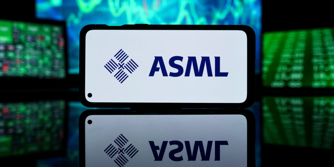 Caída de las acciones de chips a nivel global por débiles perspectivas de ASML