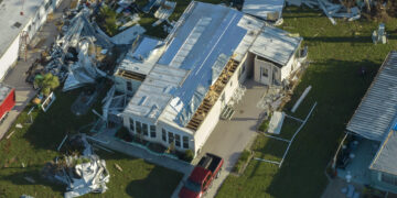 Los daños del huracán Helene podrían alcanzar hasta $34 mil millones de dólares, según Moody’s