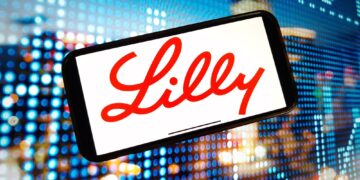 Eli Lilly reduce previsiones anuales y decepciona en el tercer trimestre tras caídas de ventas