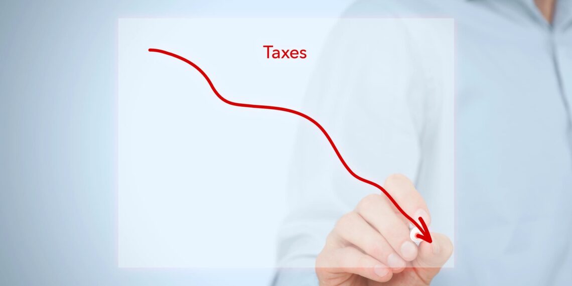 Aprovecha estas estrategias para reducir la factura fiscal de 2024