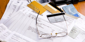 La deuda de tarjetas de crédito en EE. UU. alcanza un nuevo récord