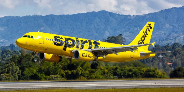 Spirit Airlines se declara en quiebra tras pérdidas millonarias y fallida fusión