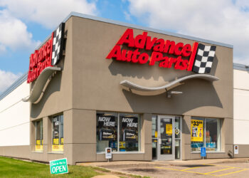 Advance Auto Parts cerrará más de 700 tiendas en un esfuerzo por recuperarse financieramente