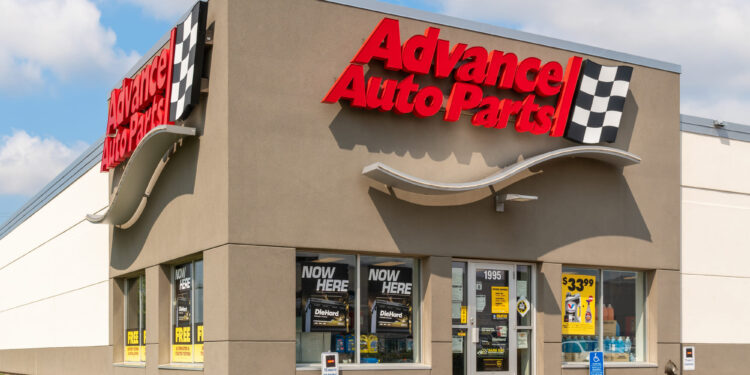 Advance Auto Parts cerrará más de 700 tiendas en un esfuerzo por recuperarse financieramente